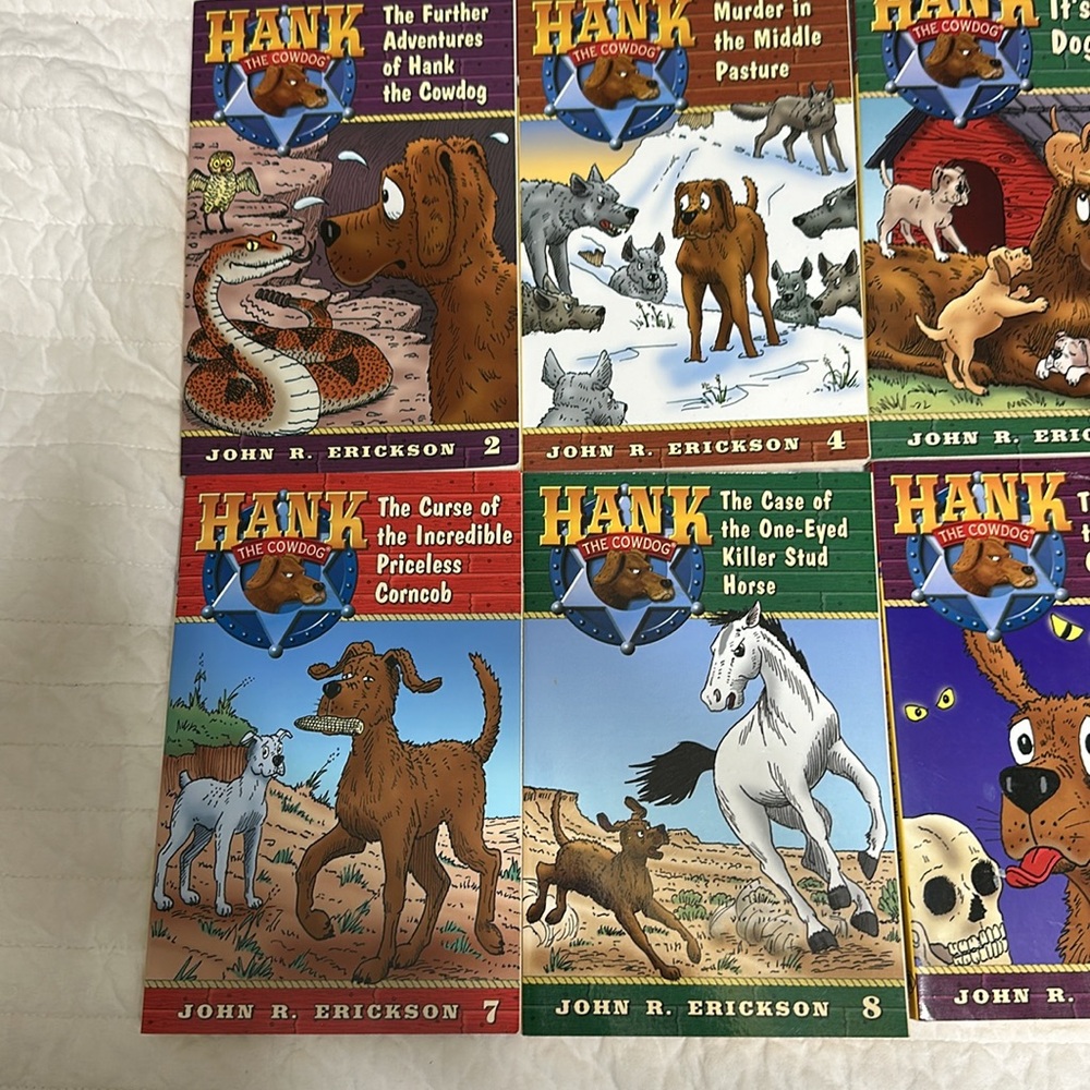 Hank the Cowdog Paperback Books preowned 9 and 1 hard back - Picture 2 of 5